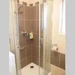 Appartement Příjemný Křoví V Rodinném Domku Se Sdíleným Bazénem, Terasou A Zahradou