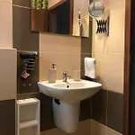 Appartement Příjemný Křoví V Rodinném Domku Se Sdíleným Bazénem, Terasou A Zahradou *