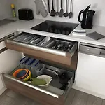 Příjemný Křoví V Rodinném Domku Se Sdíleným Bazénem, Terasou A Zahradou Appartement *