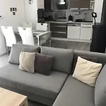 Příjemný Křoví V Rodinném Domku Se Sdíleným Bazénem, Terasou A Zahradou Appartement