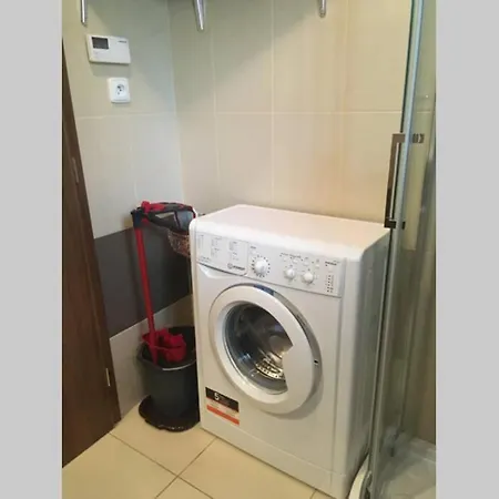 Příjemný Křoví V Rodinném Domku Se Sdíleným Bazénem, Terasou A Zahradou *