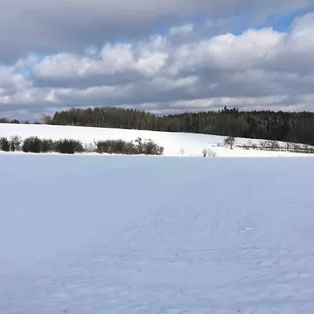 Příjemný Křoví V Rodinném Domku Se Sdíleným Bazénem, Terasou A Zahradou Apartamento *