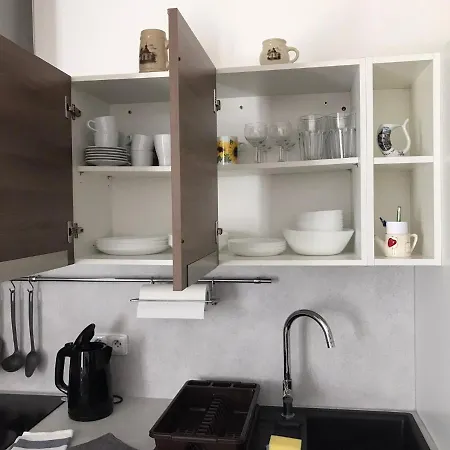 Apartamento Příjemný Křoví V Rodinném Domku Se Sdíleným Bazénem, Terasou A Zahradou *