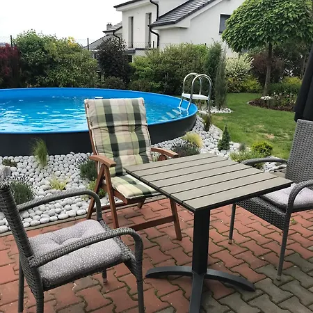 Prijemny V Rodinnem Domku Se Sdilenym Bazenem, Terasou A Zahradou *