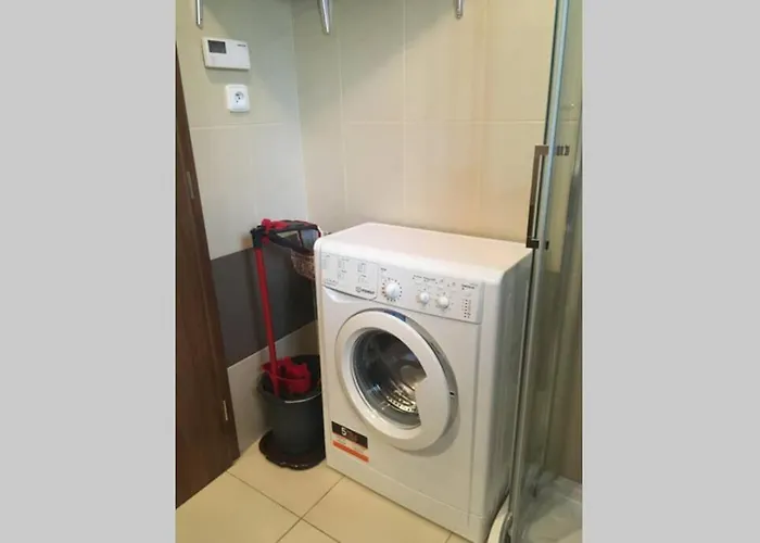 Prijemny V Rodinnem Domku Se Sdilenym Bazenem, Terasou A Zahradou *