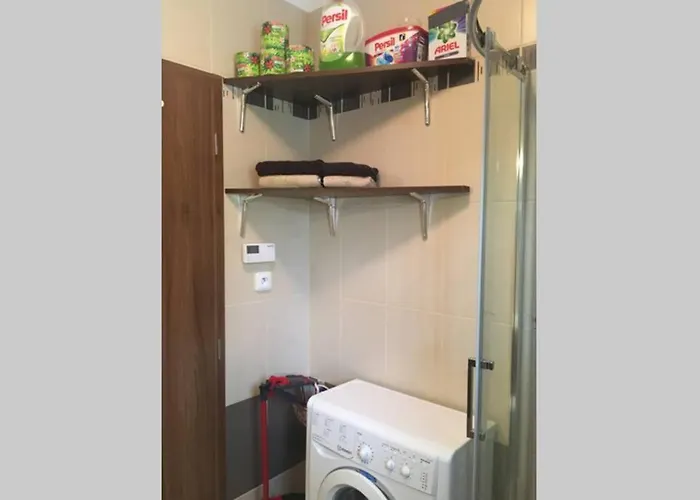 Apartment Prijemny V Rodinnem Domku Se Sdilenym Bazenem, Terasou A Zahradou *