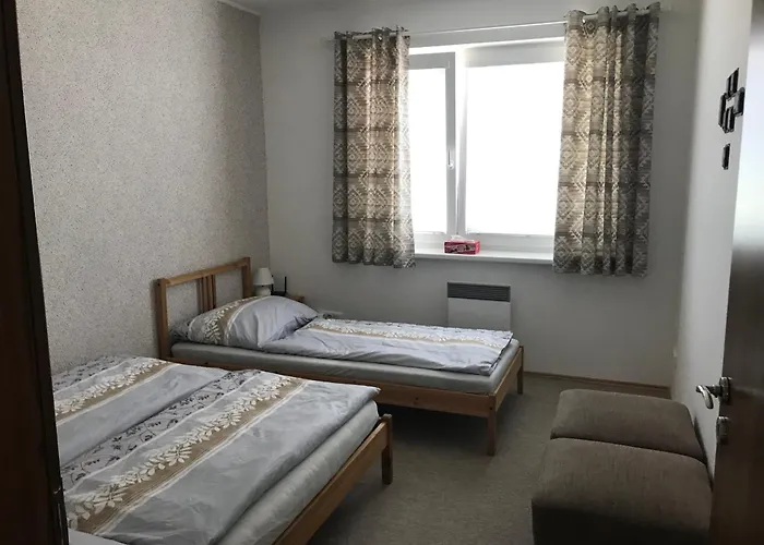 Apartment Prijemny V Rodinnem Domku Se Sdilenym Bazenem, Terasou A Zahradou *