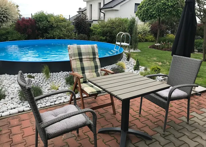 Prijemny V Rodinnem Domku Se Sdilenym Bazenem, Terasou A Zahradou *